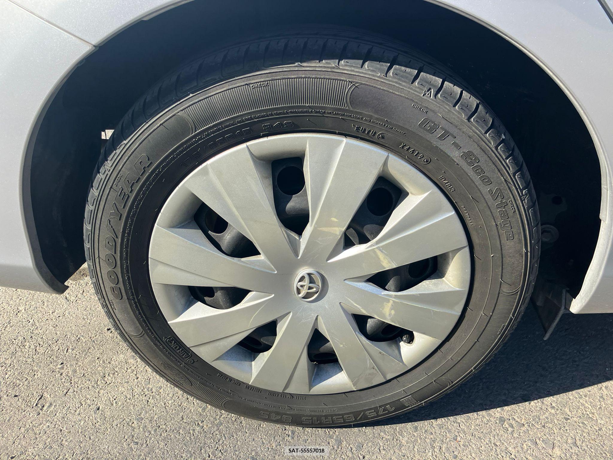 Toyota COROLLA AXIO 2017-01 257561-15