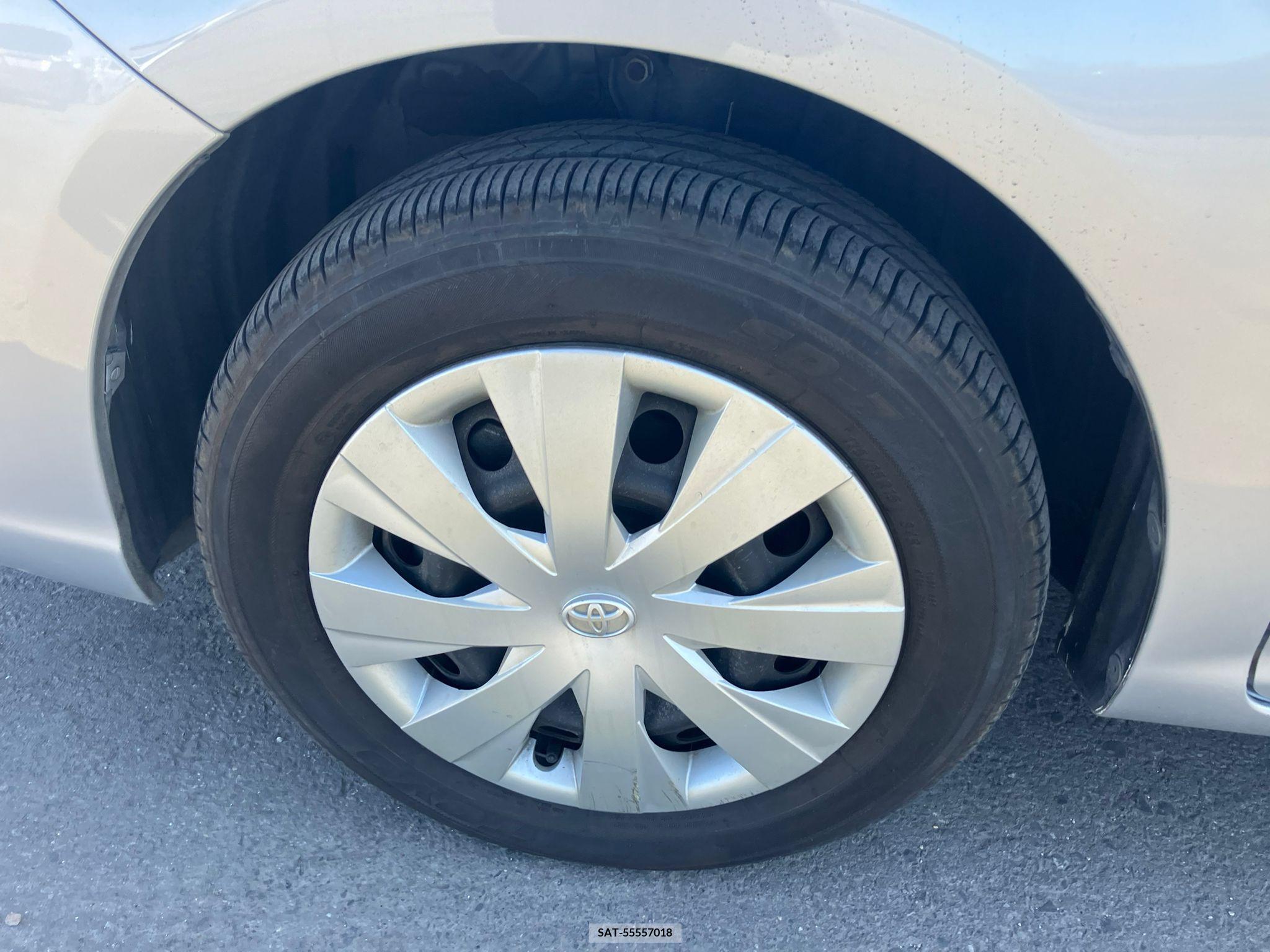 Toyota COROLLA AXIO 2017-01 257561-16