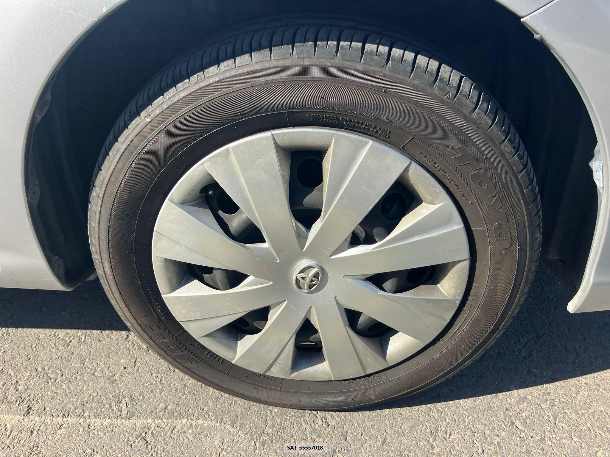 Toyota COROLLA AXIO 2017-01 257561-17