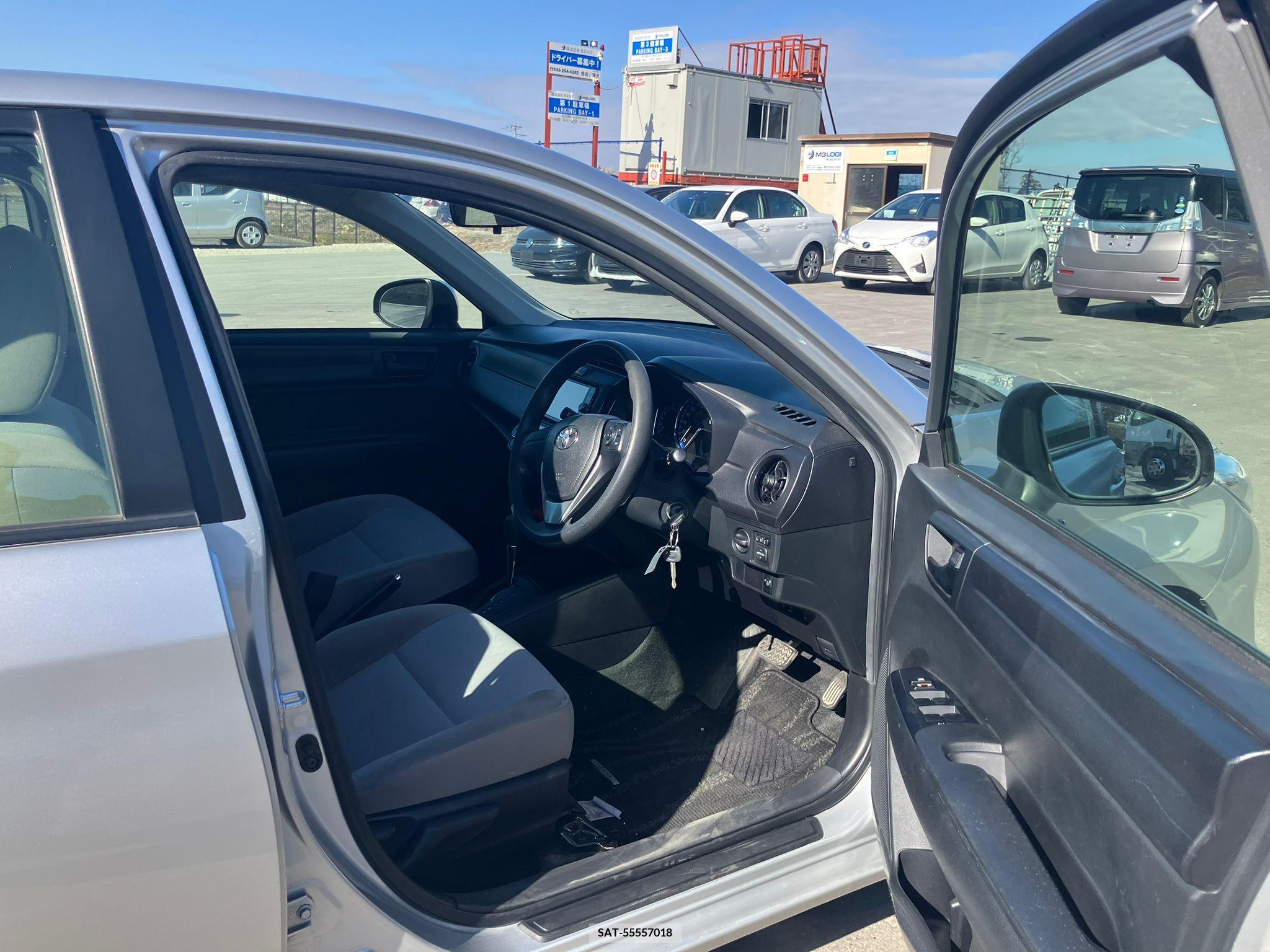 Toyota COROLLA AXIO 2017-01 257561-8