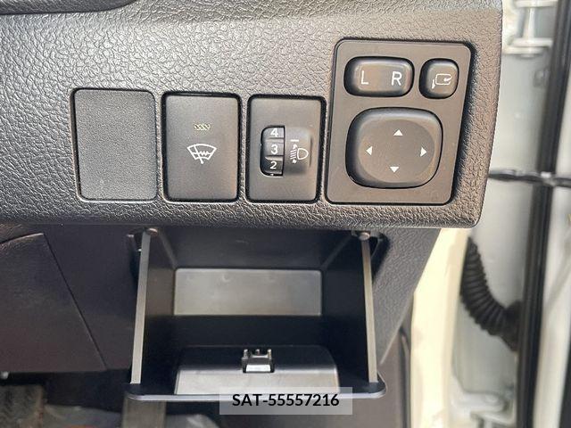 Toyota AURIS 2016-10 238977-15