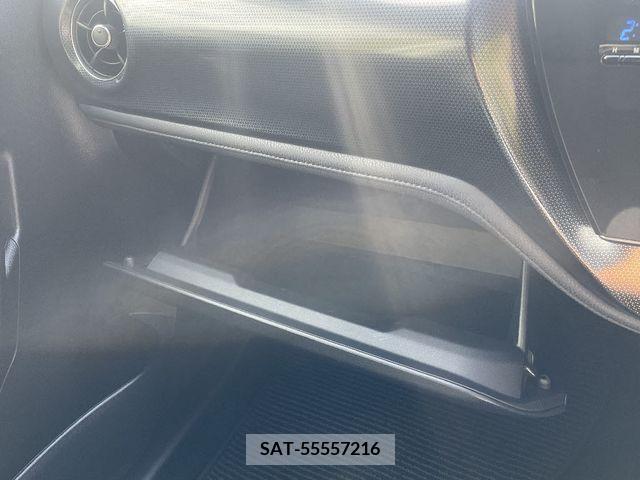 Toyota AURIS 2016-10 238977-17
