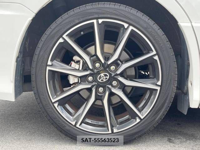 Toyota NOAH 2018-01 321575-14