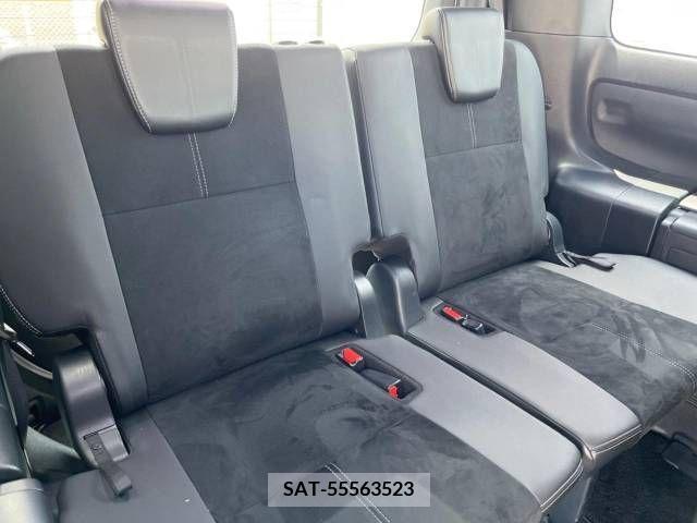Toyota NOAH 2018-01 321575-11
