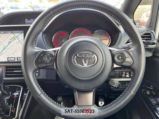Toyota NOAH 2018-01 321575-8
