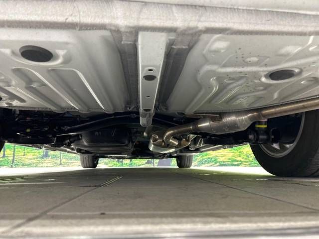 Toyota VOXY HYBRID 2023-03 190915-19