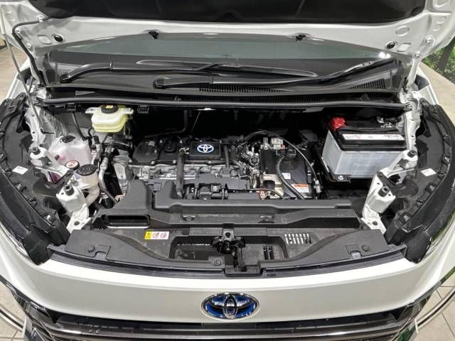 Toyota VOXY HYBRID 2023-03 190915-18
