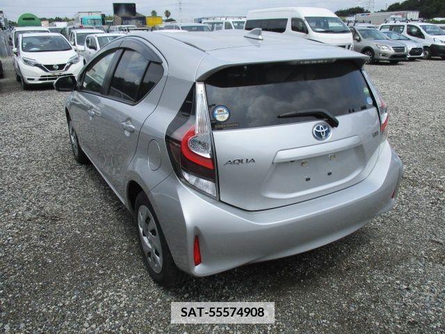 Toyota AQUA 2021-02 372658-2