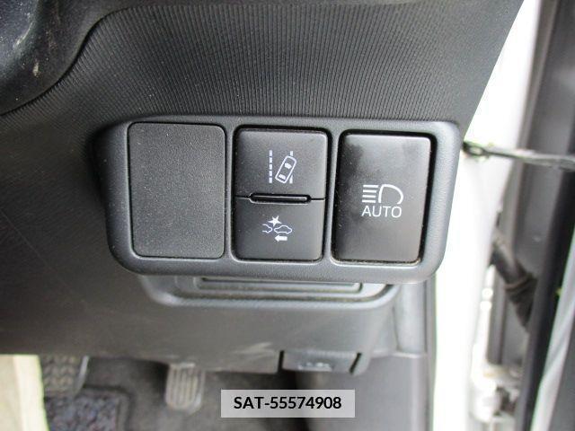 Toyota AQUA 2021-02 372658-12