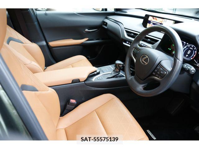 Lexus UX 2022-07 239825-1