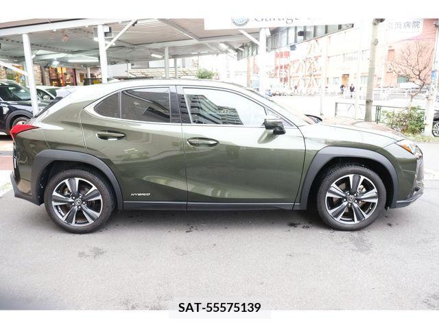 Lexus UX 2022-07 239825-6