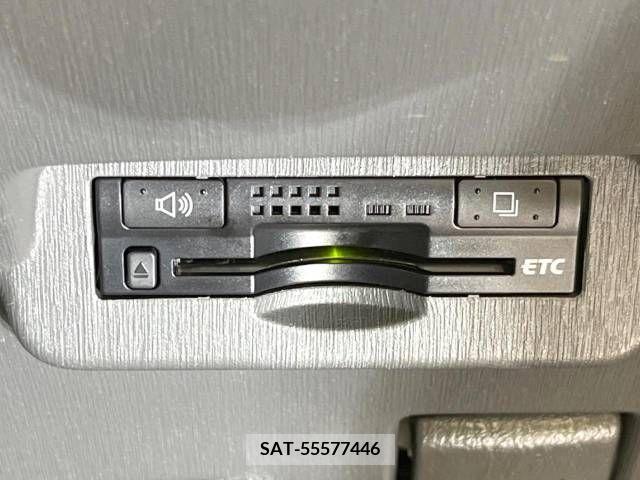 Toyota PRIUS ALPHA 2012-01 322205-6