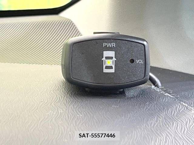 Toyota PRIUS ALPHA 2012-01 322205-5