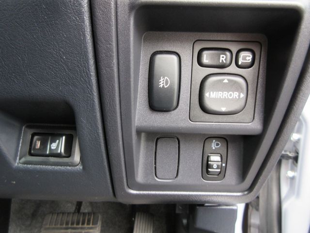 Mitsubishi PAJERO MINI 2010-08 2928-28