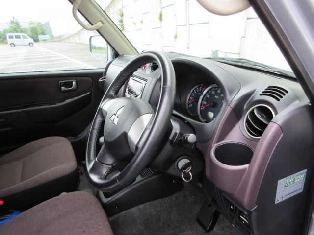 Mitsubishi PAJERO MINI 2010-08 2928-21