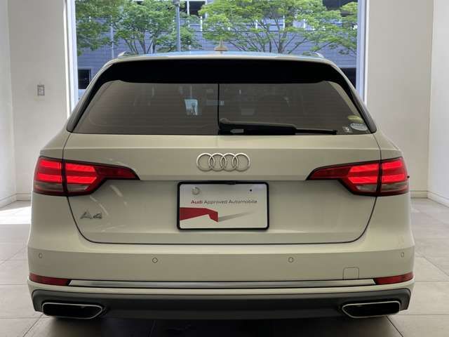 Audi A4 2019-07 15813-3