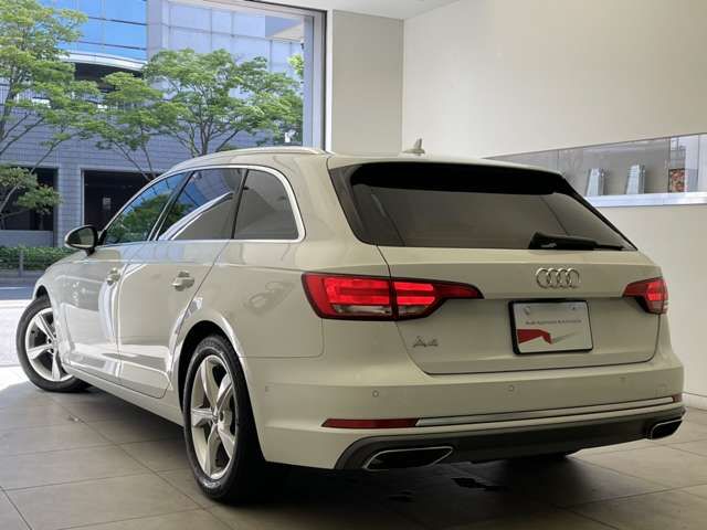 Audi A4 2019-07 15813-5