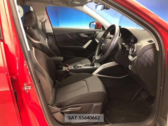 Audi Q2 2018-12 240647-8