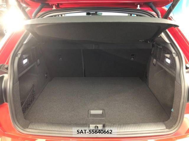 Audi Q2 2018-12 240647-12