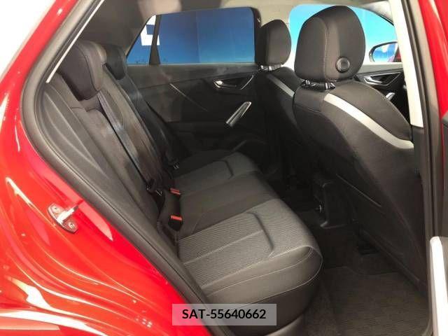 Audi Q2 2018-12 240647-9