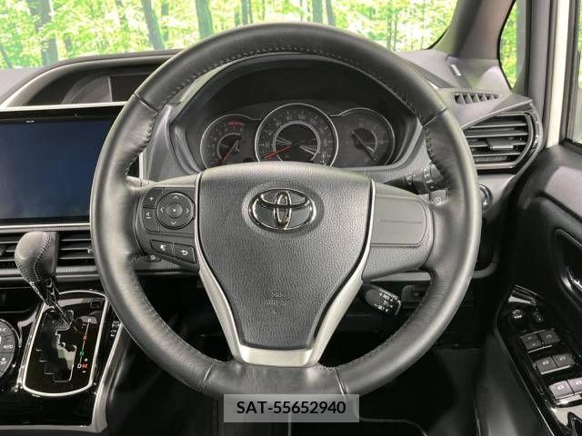 Toyota VOXY 2019-08 223522-12