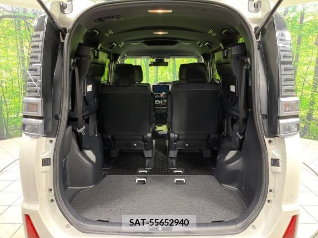 Toyota VOXY 2019-08 223522-11