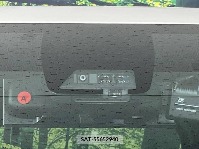 Toyota VOXY 2019-08 223522-3