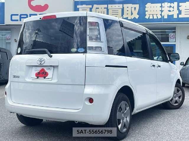 Toyota SIENTA 2012-07 298386-2