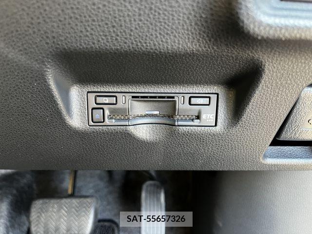 Toyota SIENTA 2022-09 332104-11