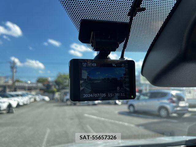 Toyota SIENTA 2022-09 332104-14