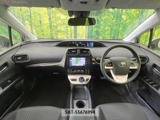 Toyota PRIUS 2017-07 343848-1
