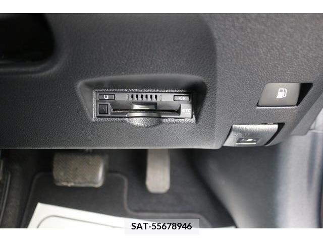 Toyota PRIUS 2019-08 233761-3