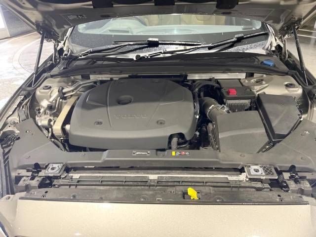 Volvo V60 2020-12 183179-18