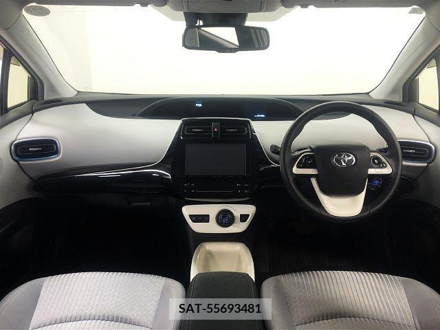 Toyota PRIUS 2016-03 242903-1