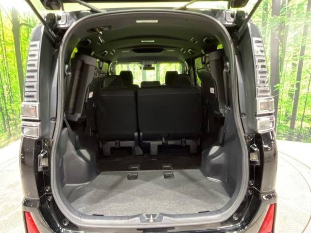 Toyota VOXY 2019-01 189830-11