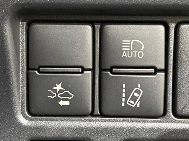 Toyota VOXY 2019-01 189830-4
