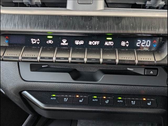 Lexus UX 2019-02 192724-16