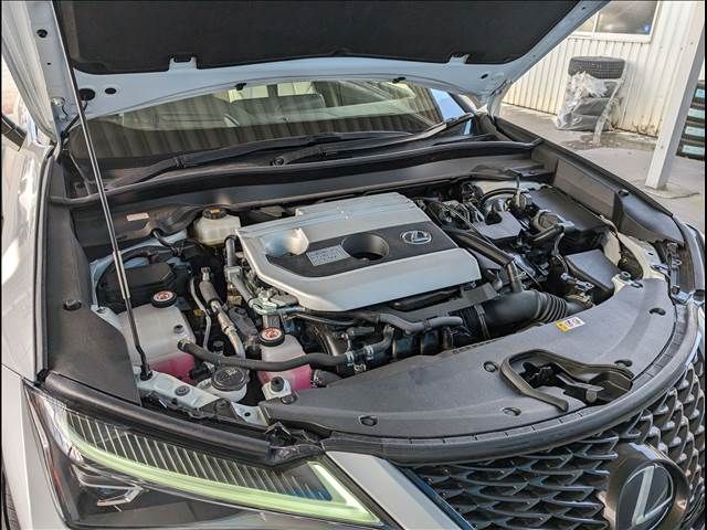 Lexus UX 2019-02 192724-19
