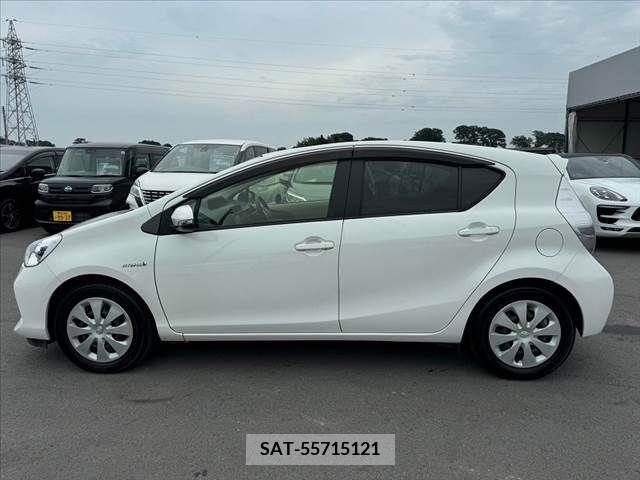 Toyota AQUA 2013-05 314123-10