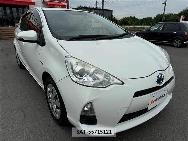 Toyota AQUA 2013-05 314123-7