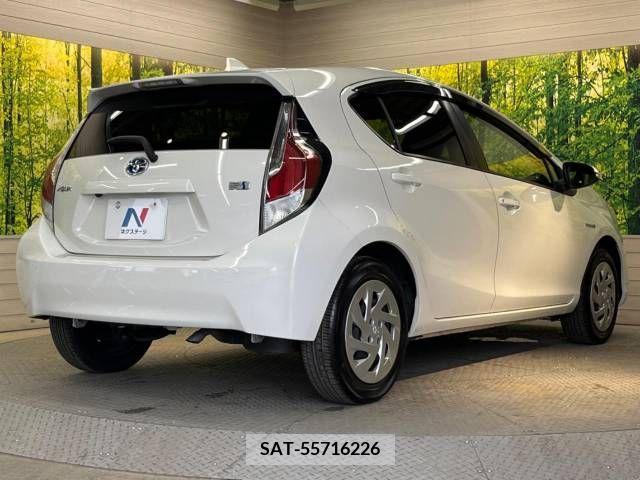 Toyota AQUA 2015-11 382362-17