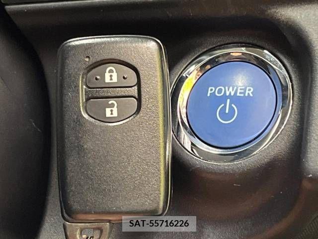 Toyota AQUA 2015-11 382362-5