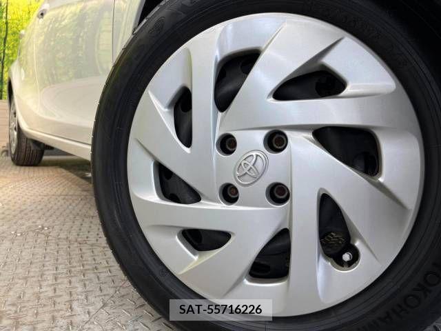 Toyota AQUA 2015-11 382362-13