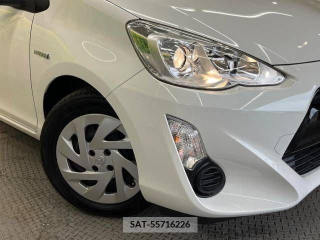 Toyota AQUA 2015-11 382362-12