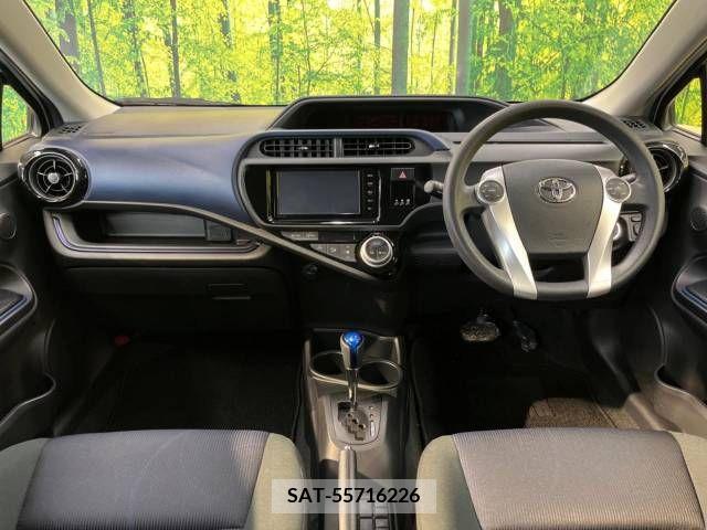 Toyota AQUA 2015-11 382362-1