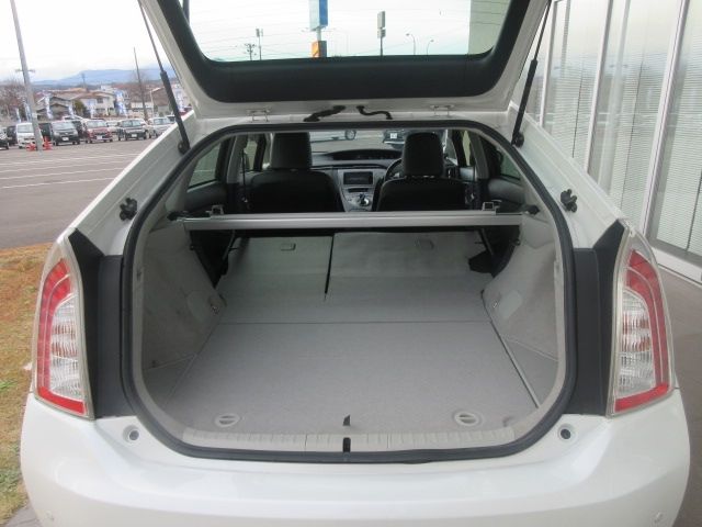 Toyota PRIUS 2014-10 25338-8