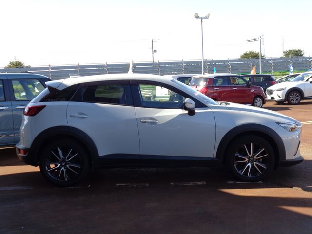 Mazda CX-3 2018-03 22723-4