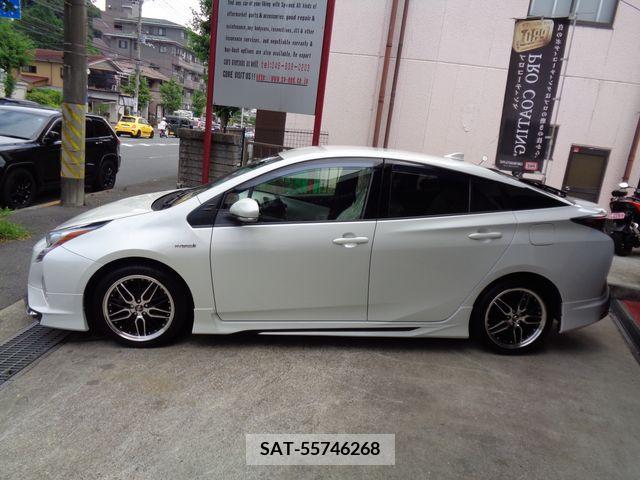 Toyota PRIUS 2016-07 350555-13