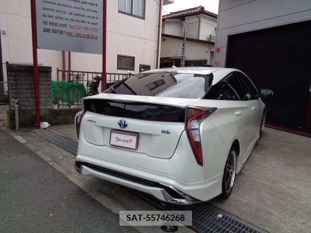 Toyota PRIUS 2016-07 350555-29
