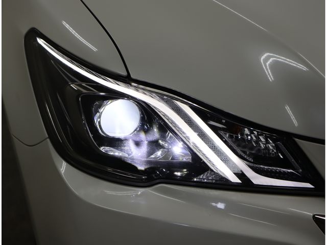 Toyota CROWN SEDAN 2017-10 16882-24